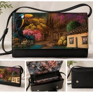 Beautiful Arte piel hand painted art leather crossbody/ purse